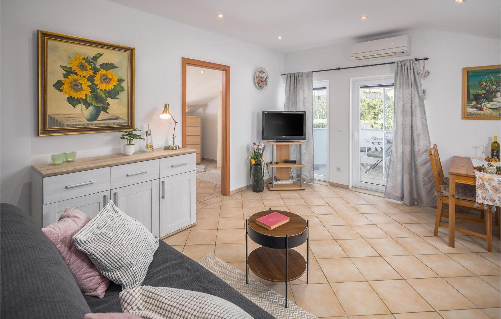 One-Bedroom Apartment in Musalez Buitenkant foto